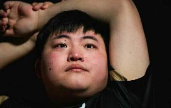 RNG止步八强队员已回国 UZI小明合同到期何去何从？