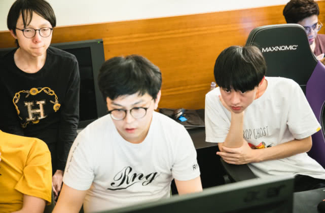 EDG新教练是什么梗 EDG新教练火了!